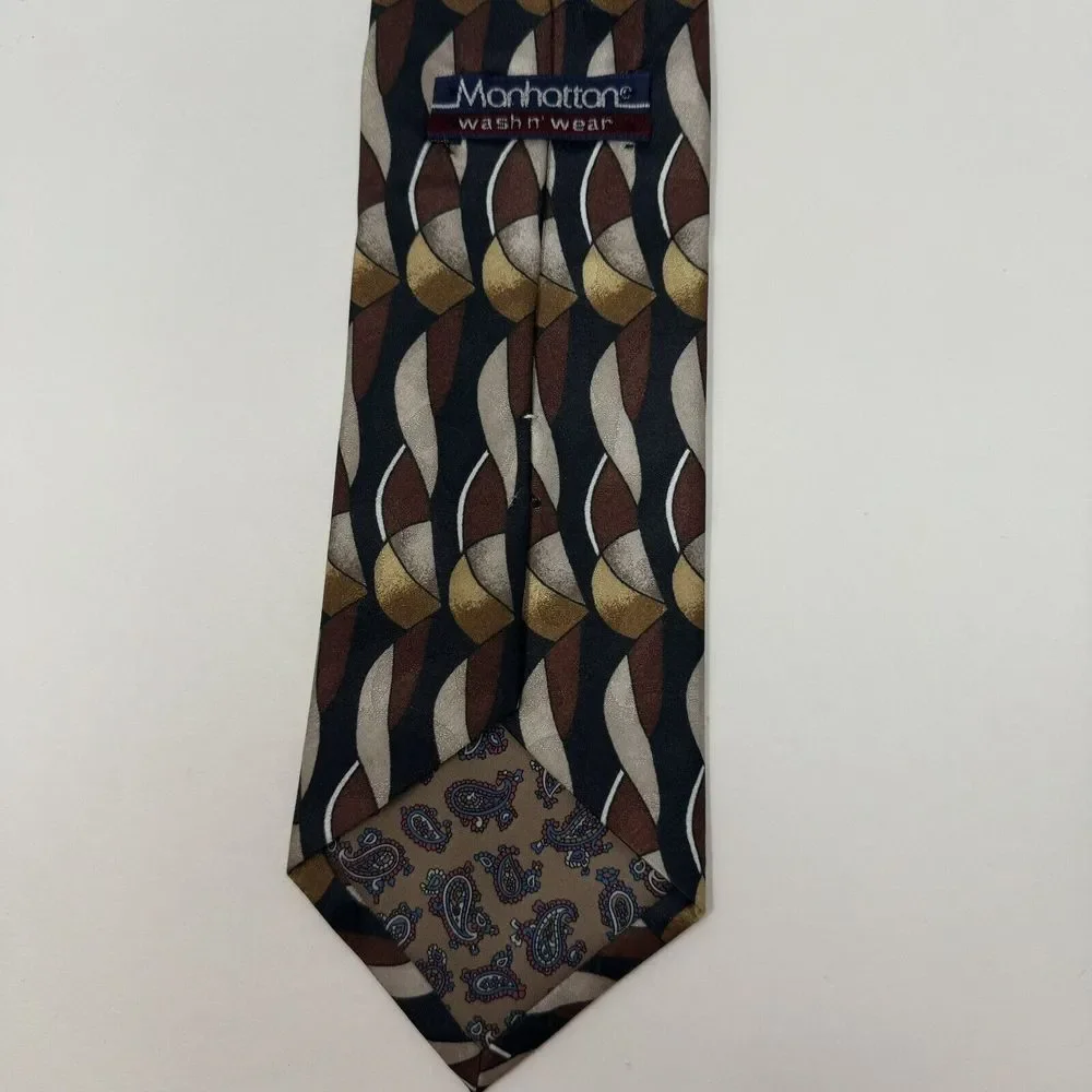 Manhattan Wash N' Wear Black Gold Geometric Polyester‎ Neck Tie L 56 1/2